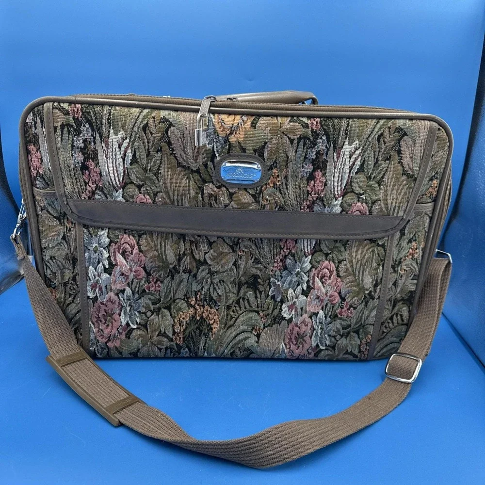 Vintage Jordache Tapestry Suitcase Luggage Traveling Floral Case Has Lock & Key